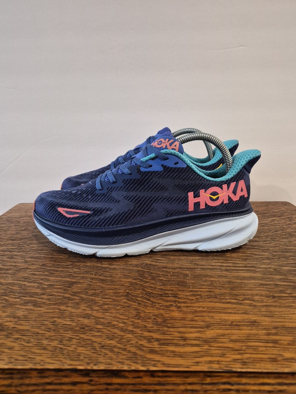 HOKA One One Clifton 9 Athletic Running Shoes Women's Size US 8B
